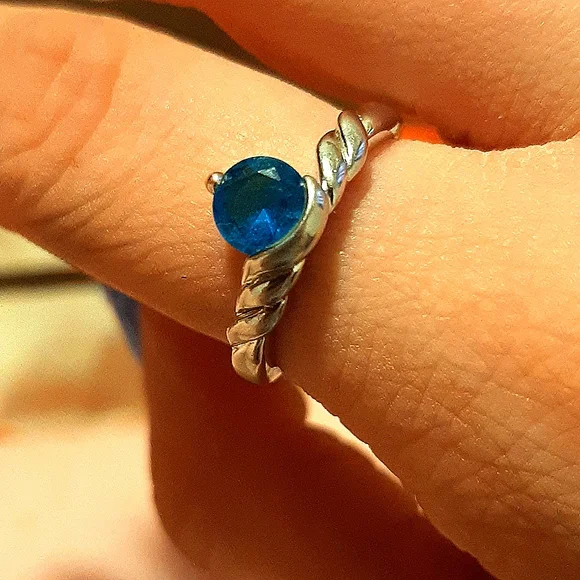 Ring - Picture 1 of 4